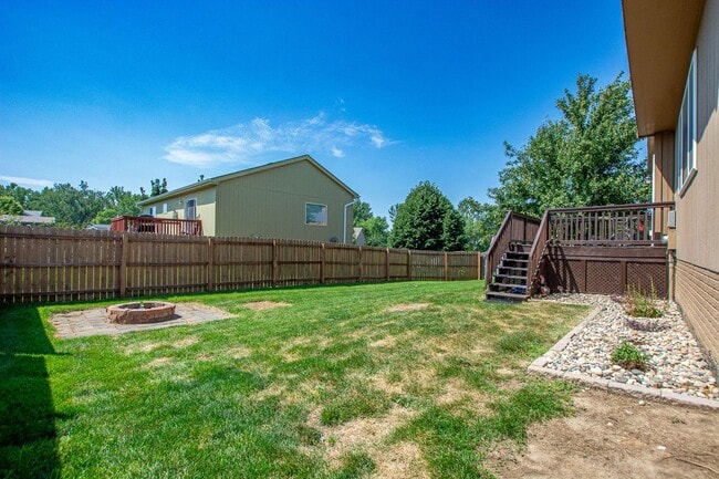 Building Photo - Extremely Spacious 3 Bedroom / 2.5 Bath Home in Bellevue!