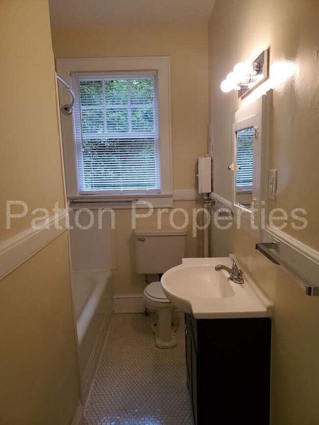 Building Photo - 3412-3414 Blossom Street - Inside CoC - R1...