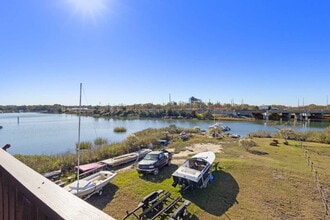 Building Photo - Little Blue in Ocean View