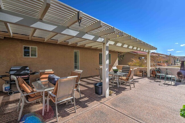 Building Photo - Amazing Golf Course Views in Leisure World a 45+ Active Adult Resort Community.  Available June t...