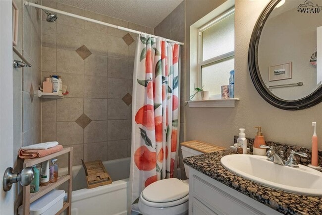 Building Photo - 5607 Briargrove Dr