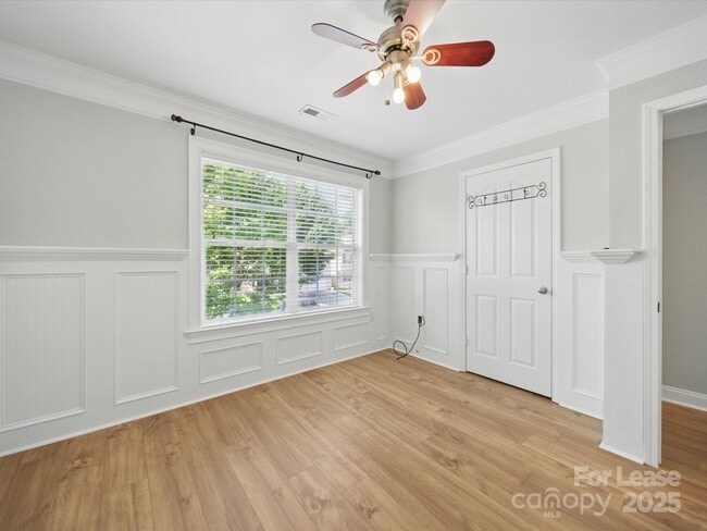 Building Photo - 5203 Grays Ridge Dr