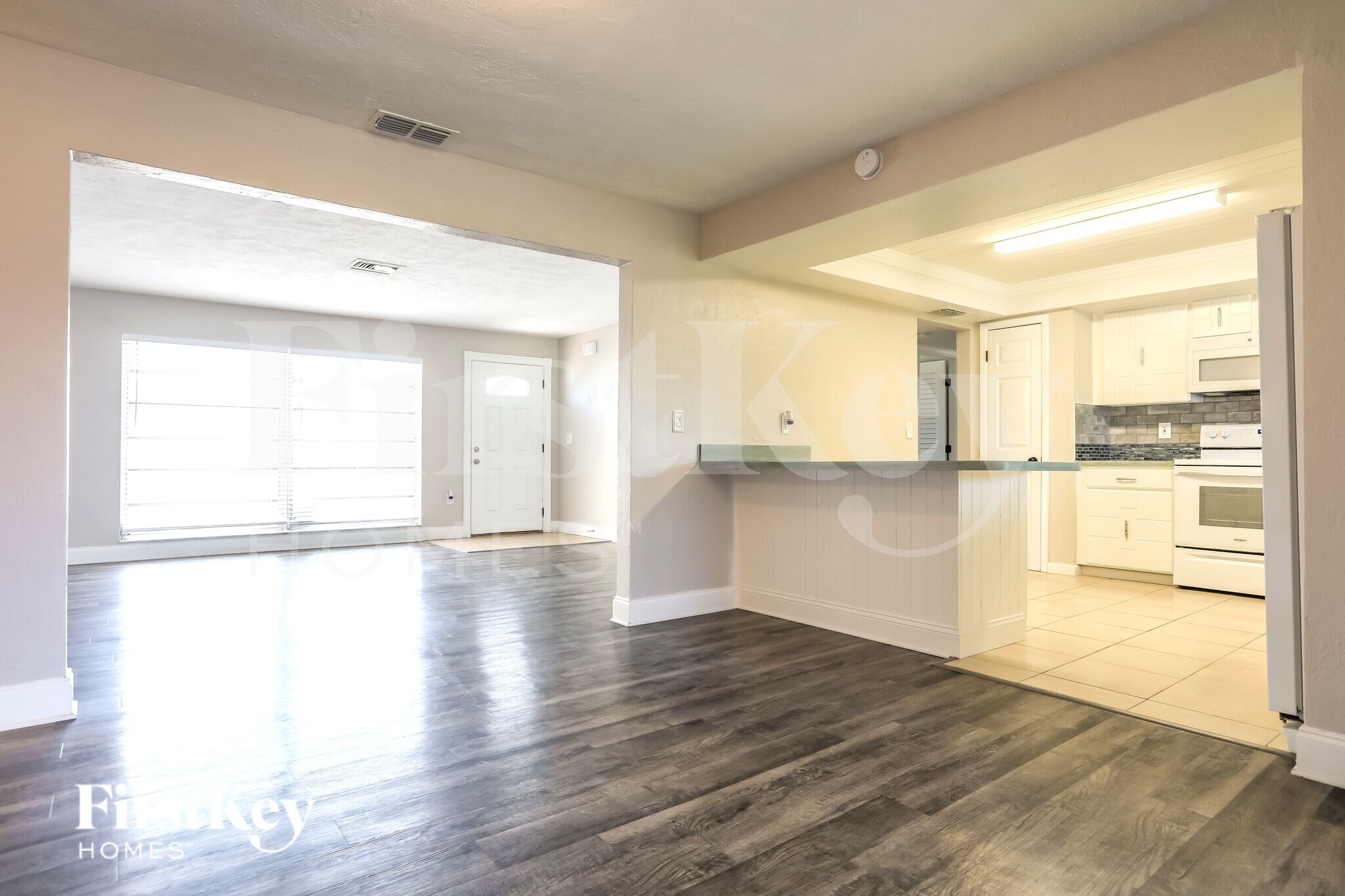 Building Photo - 63 Rotonda Cir