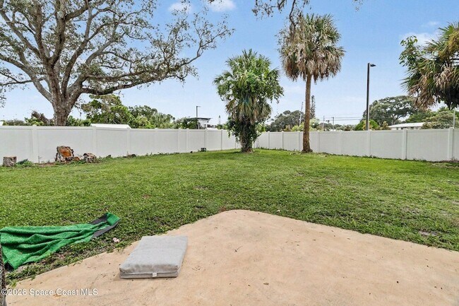 Building Photo - 1087 Creel St