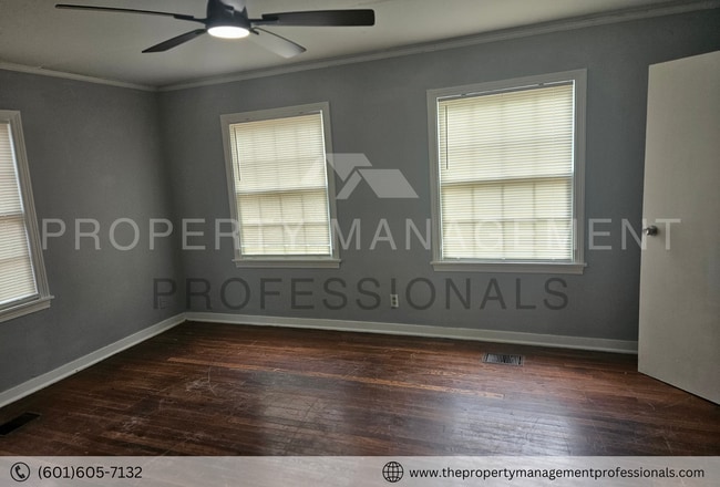 Building Photo - 2871 Fairhill Dr