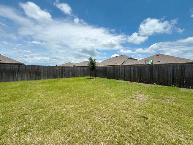 Building Photo - 208 Magione St