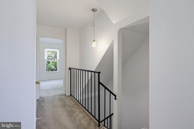 Building Photo - 8867 Willowwood Way