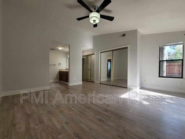 Building Photo - 5108 Parque Vista Way