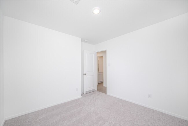 Building Photo - 21043 Santopadre St