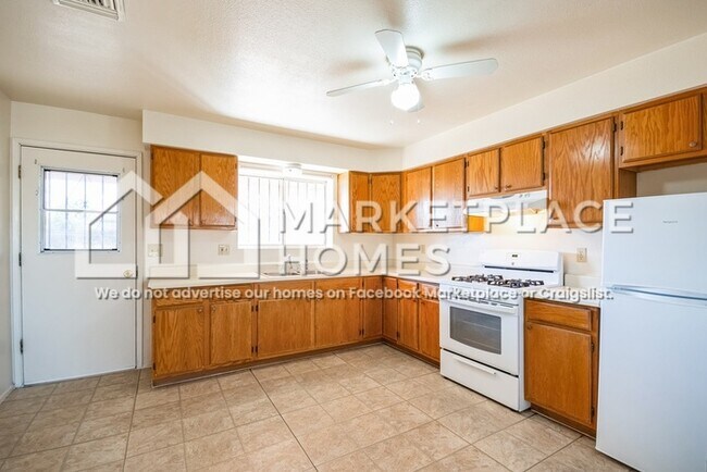 Building Photo - 3619 S 14th Ave