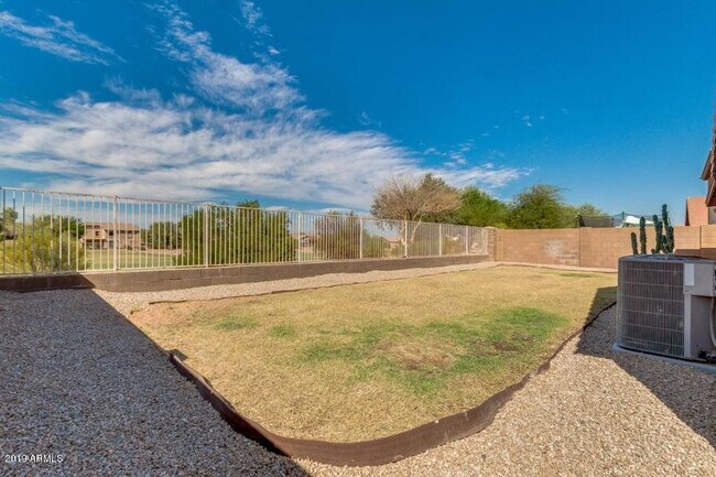 Building Photo - 42376 W Chisholm Dr