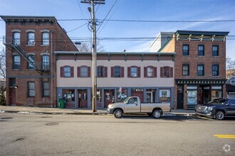 Building Photo - 27 E Main St