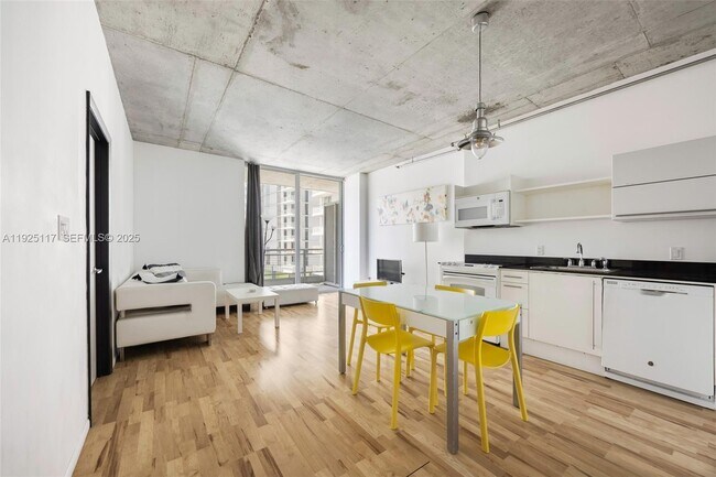 Building Photo - 690 SW 1st Ct