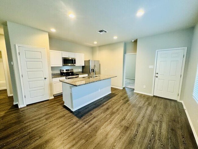 Building Photo - 5936 Olson Bluffs