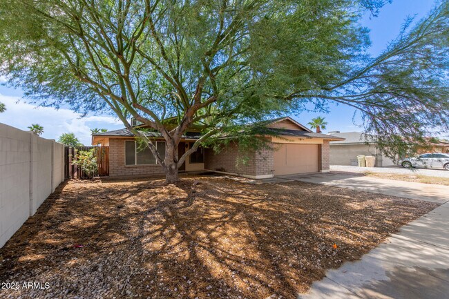 Building Photo - 5603 W Greenbriar Dr