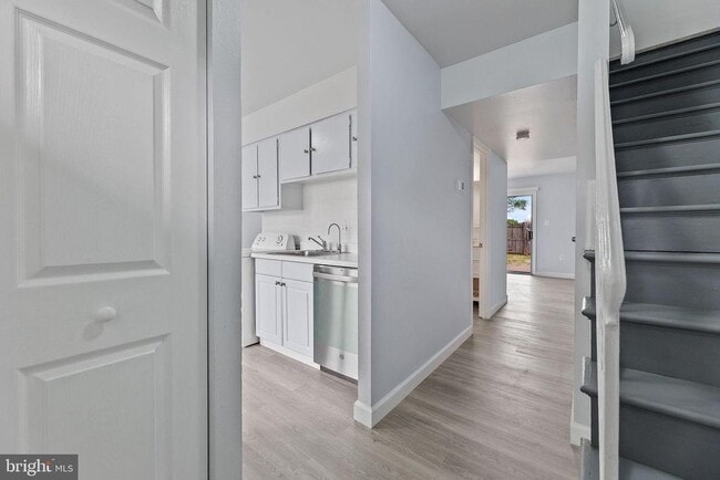 Building Photo - 8145 Community Dr