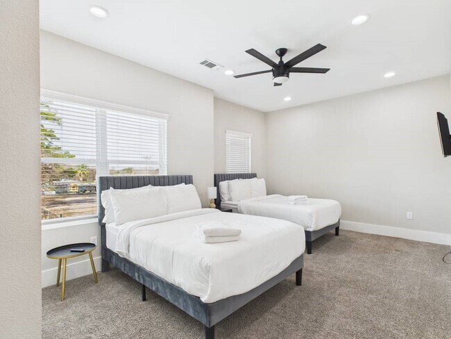 Building Photo - 6310 Norland St