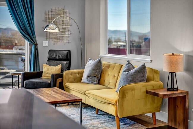 Building Photo - Mid-Town Modern Gem With EV Charger