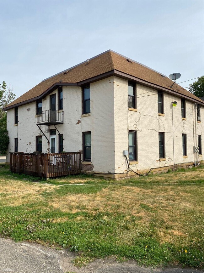 2 br, 1 bath 4plex Second Street Apartments 717 N 2nd St Mankato MN 56001 Apartment Finder