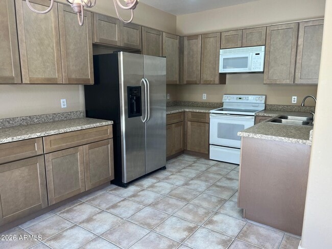 Building Photo - 45 W Mountain Sage Dr