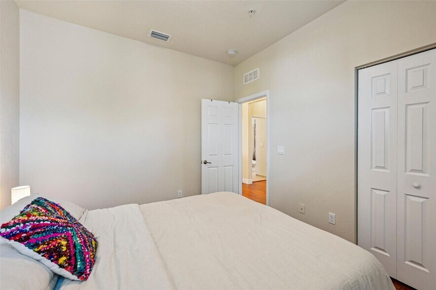 Building Photo - 4714 Monarch Way