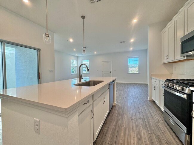 Building Photo - 313 Platform Ln