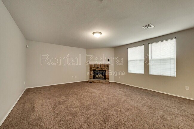 Building Photo - 2909 Goldenrod Dr