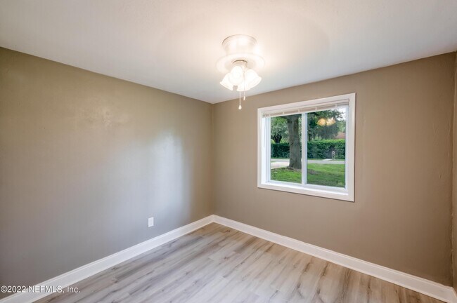 Building Photo - 7832 Newton Rd