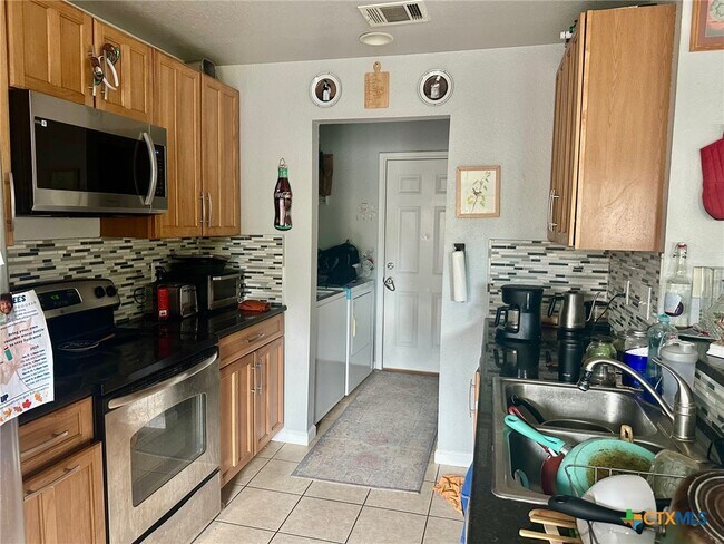 Building Photo - 864 Sagewood Trail