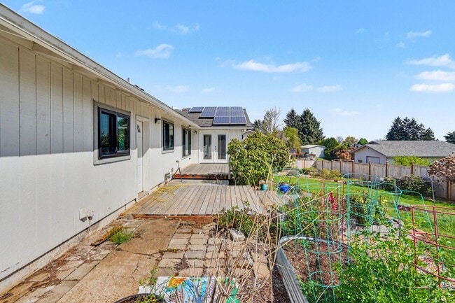 Building Photo - 4 bed, 2 bath single-level home in quiet West Salem neighborhood!