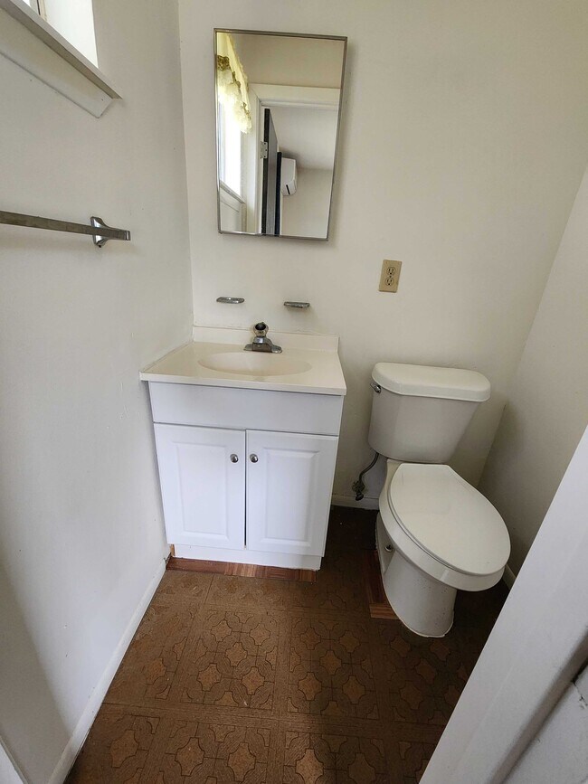 Building Photo - 10075 E Loop 1604 S