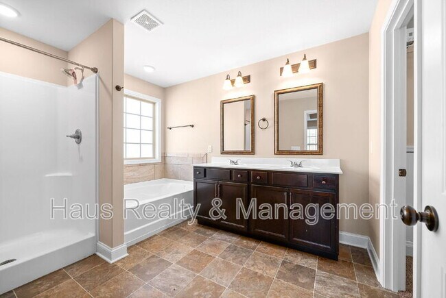 Building Photo - 112 Sycamore Hill Dr