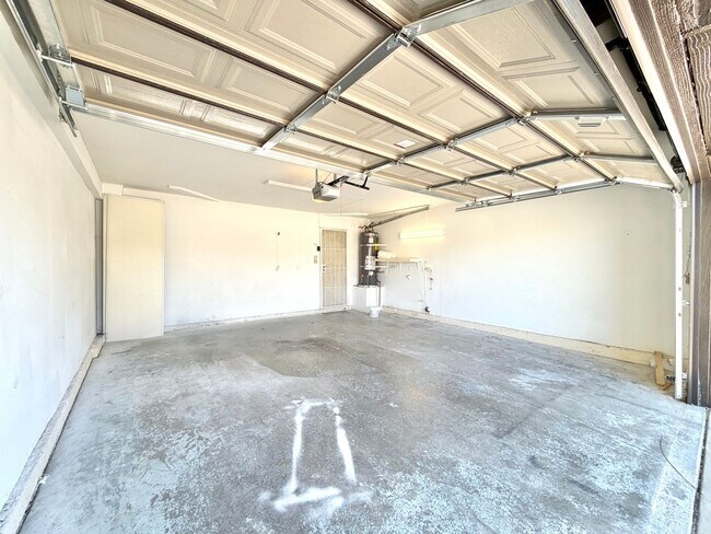 Building Photo - Gated 3 Bedroom 2.5 Bath Home with Bonus Room & Private Balcony