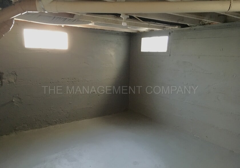 Building Photo - 2395 E 3000 N