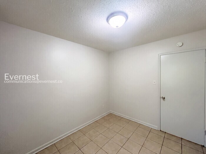 Building Photo - 1416 Moss Point Dr