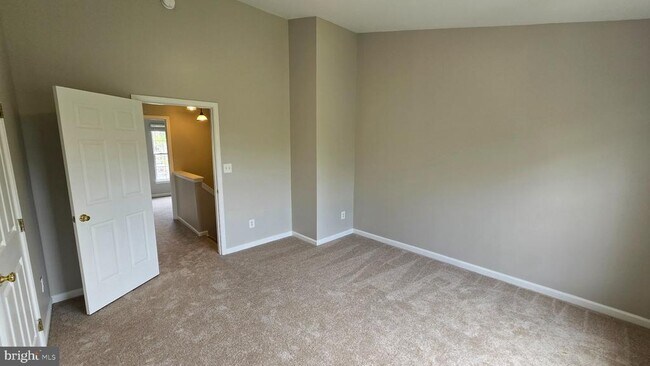 Building Photo - 7044 ROGUE Ln