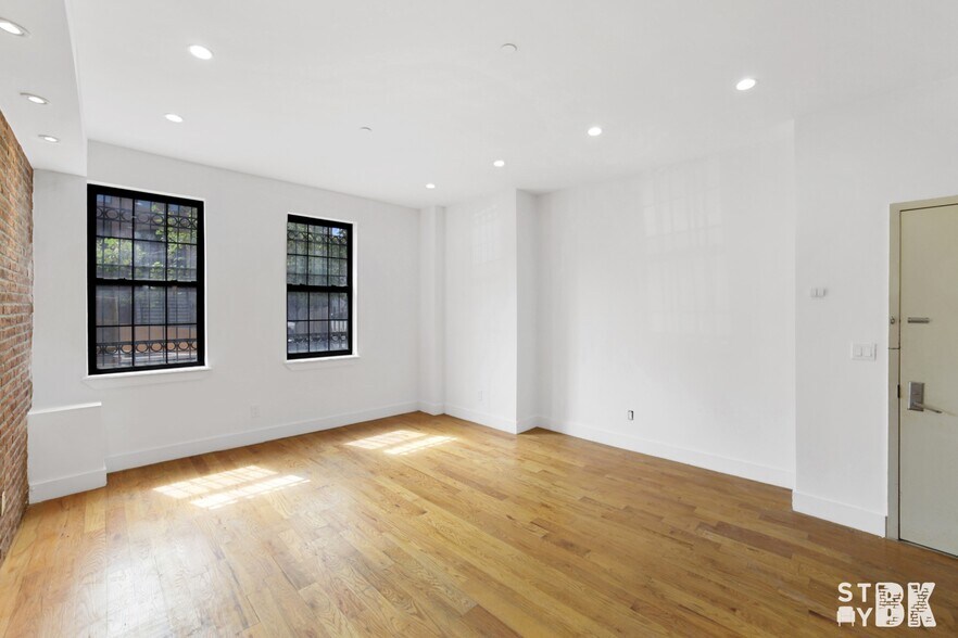 Building Photo - 35A Lexington Ave