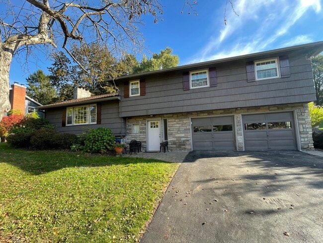 Primary Photo - 107 Margo Ln