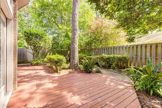 Building Photo - 16606 Shadow Path Dr