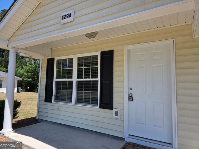 Building Photo - 129 Smithfield Dr