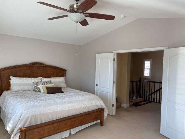 Building Photo - NEWER MODERN HOME BEHIND KAISER VACAVILLE *STAR RENTALS