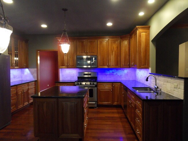 Building Photo - 1326 Walnut Ridge Dr