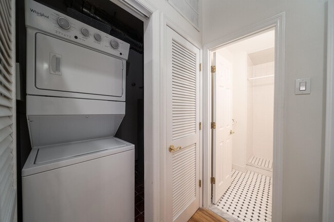 Building Photo - 98 Park Ave