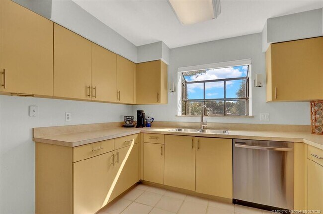 Building Photo - 4004 SW Osprey Creek Way