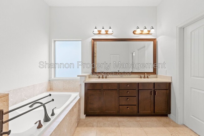 Building Photo - 5936 Kiam St
