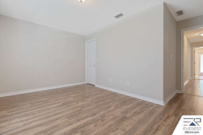 Building Photo - 25 Port Royal Dr