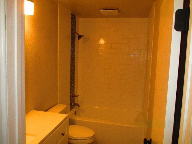 Building Photo - 33124 E Lake Holm Dr SE