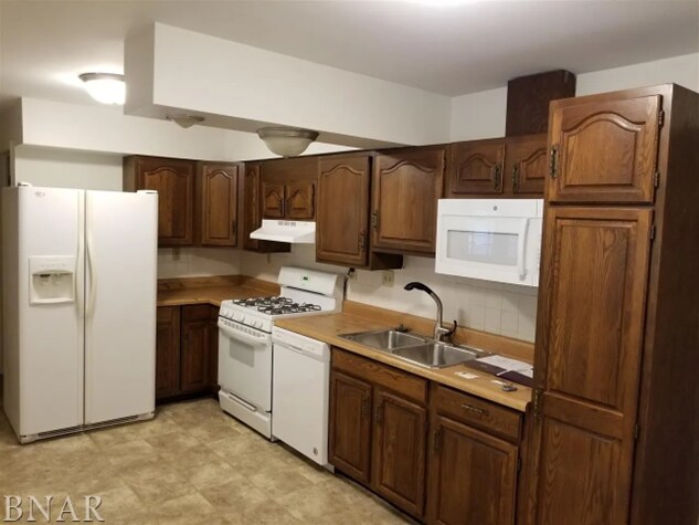 Building Photo - 806 S Cottage Ave
