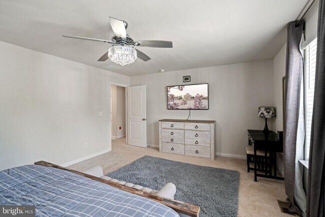 Building Photo - 35418 River Bend Dr