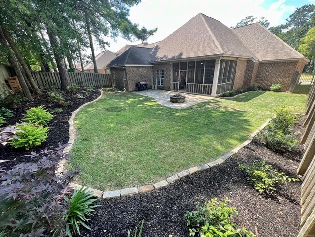 Building Photo - 1694 Pebble Creek Dr